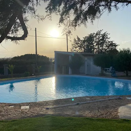 Apartman The Poolside Gem *