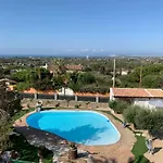 The Poolside Gem شقة