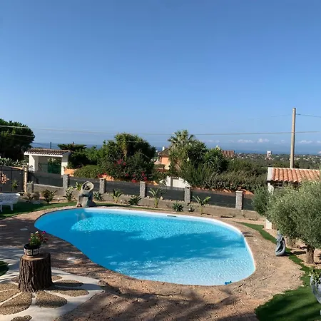 Lägenhet The Poolside Gem *