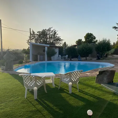 The Poolside Gem Apartmán *